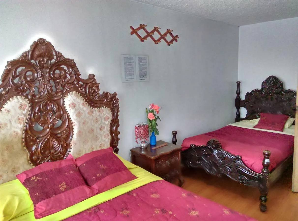 Escocie - Quito Hotel Fogadó
